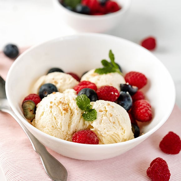 bananenijs met zomerfruit