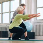 oude dame die squat