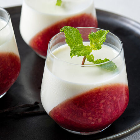 Rabarber met panna cotta