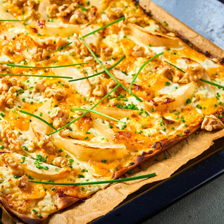 Flammkuchen met ricotta en peer