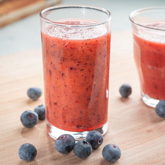 Groentesmoothie met paprika en blauwe bessen