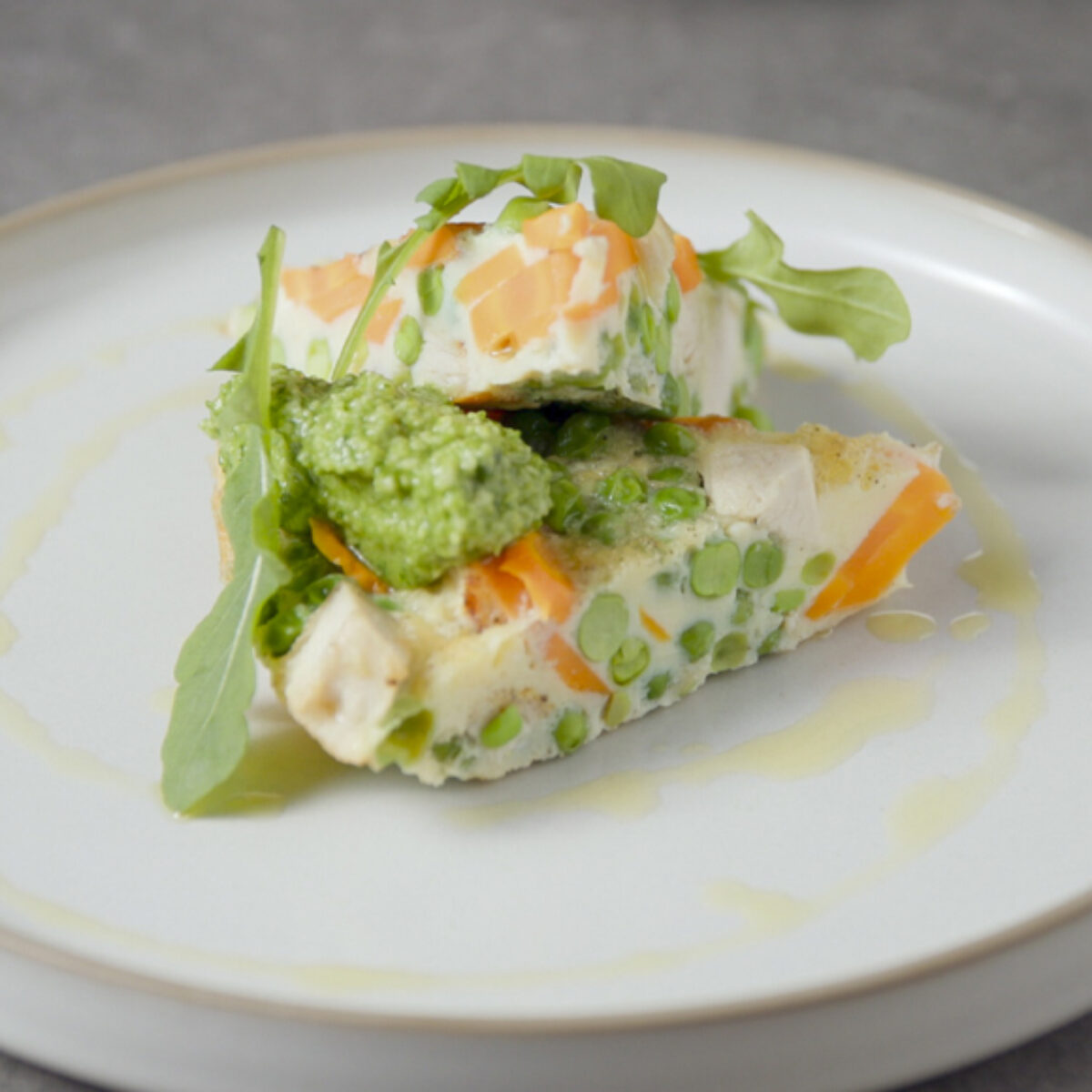 Recept - Frittata met doperwten, kip en rucolapesto - WKOF