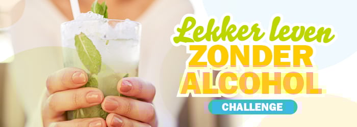 Glas met mocktail met logo van de Lekker leven zonder alcohol challenge