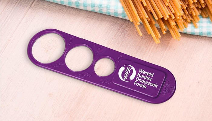 Spaghettimeter liggend op tafel