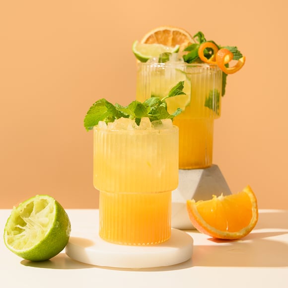Twee glazen met spicy lime mocktails