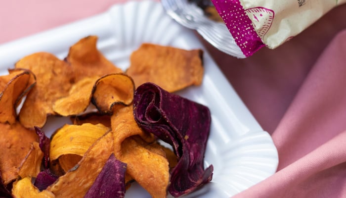 Bordje met groentechips